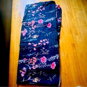 Queen Black/Floral Duvet Cover with 2 pillowcases